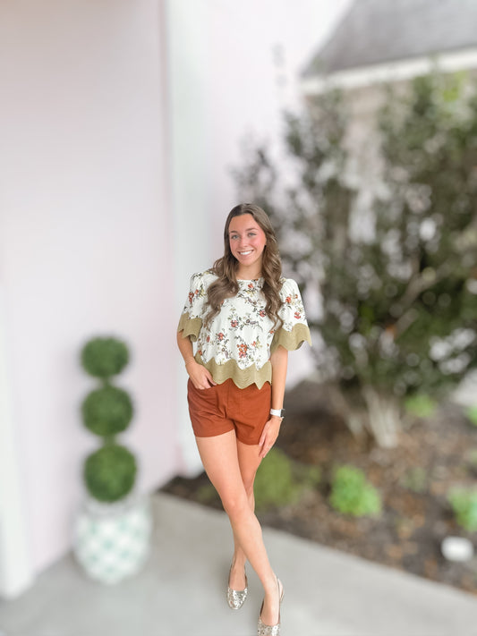 Wavy Floral Scallop Blouse