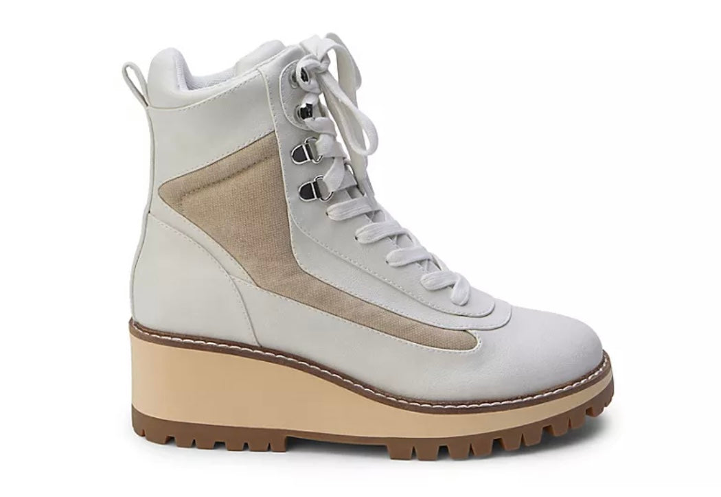 Summit Bone Hiking Boot