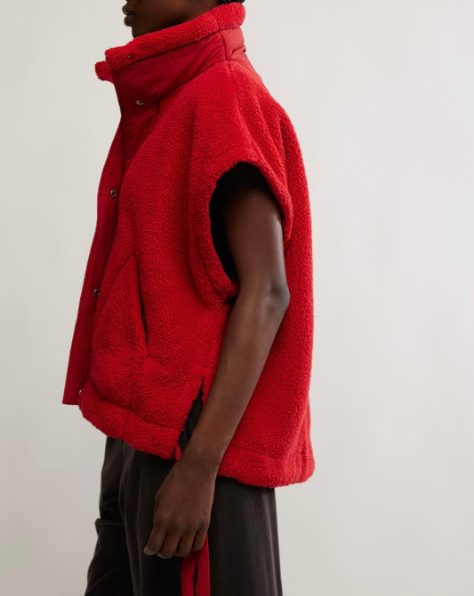 Scout It Out Vest Cranberry