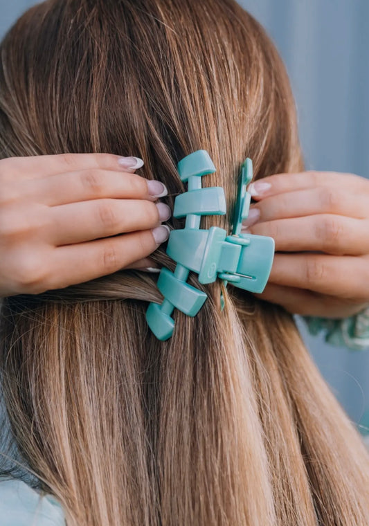 Classic Totally Torquoise Medium Claw Hair Clip