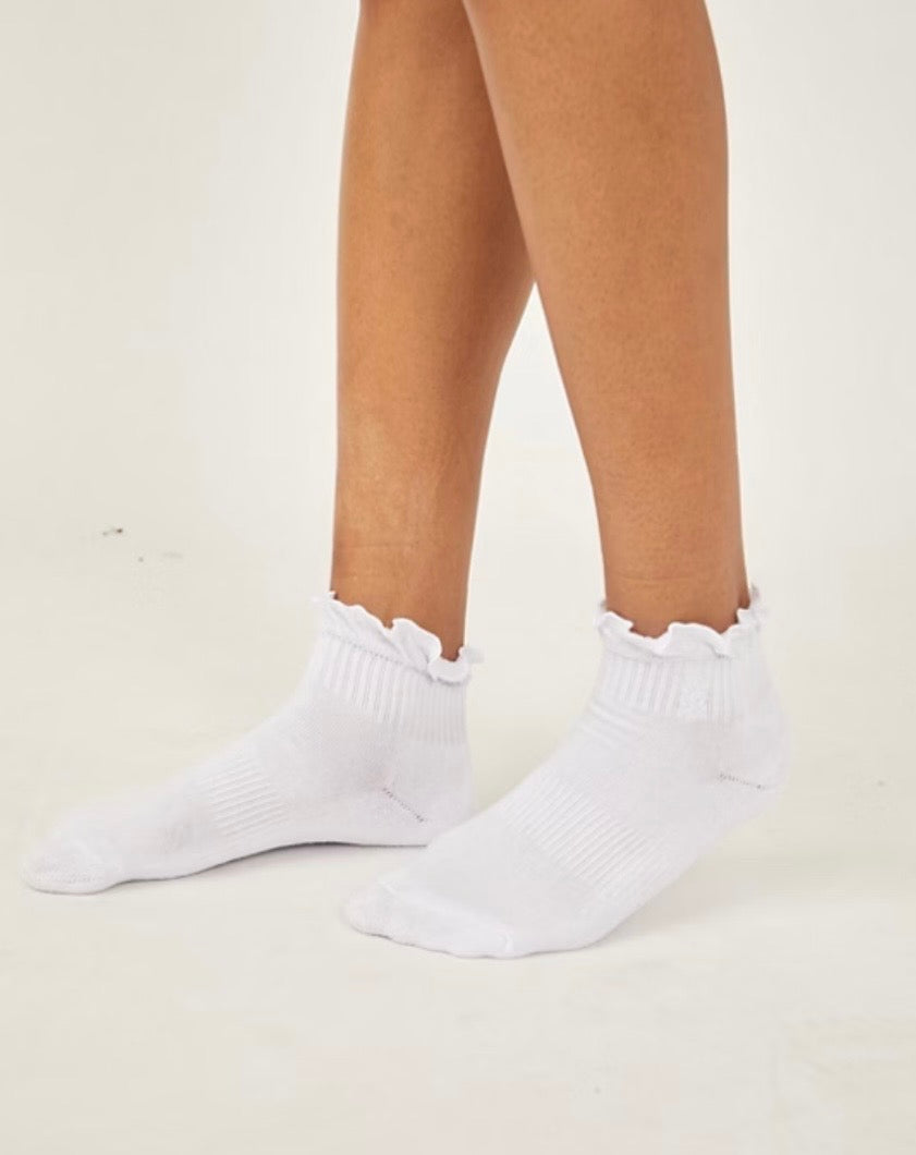 Movement Classic Ruffle Socks White