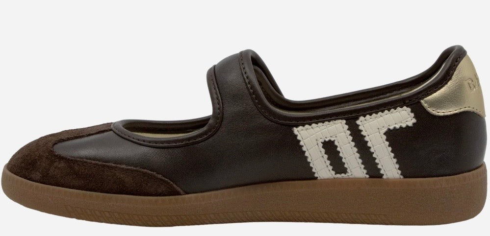 Aya in Coffee Milk Sneakerina