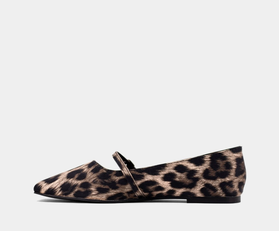 Adele Flat