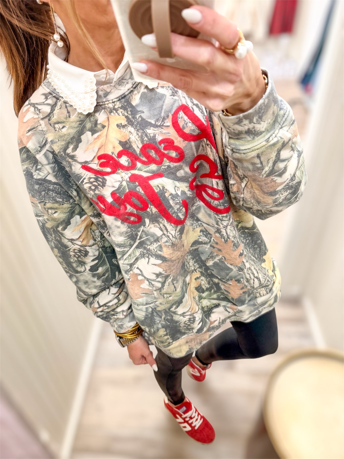 Finishing Touch White Pearl Collar