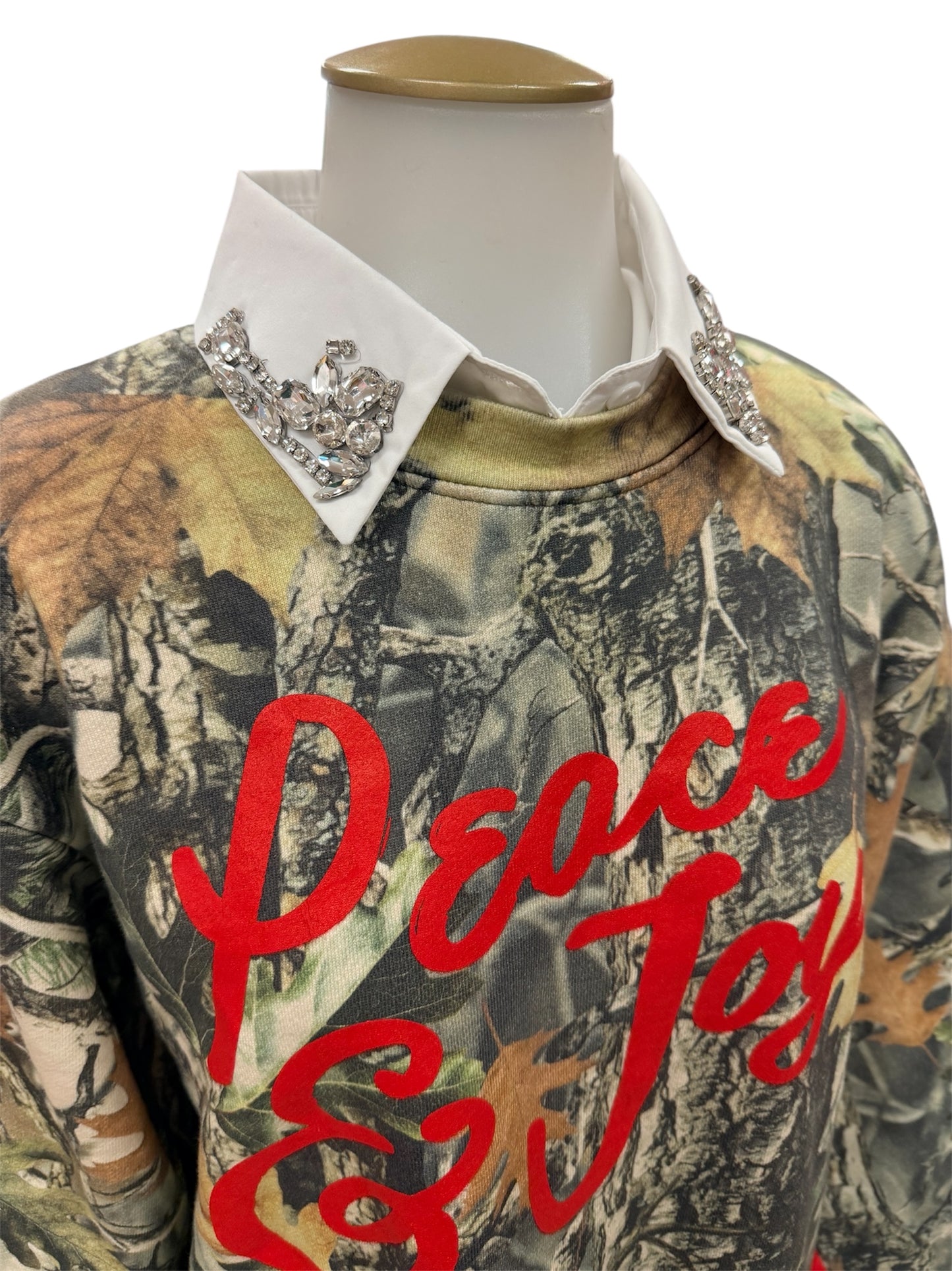 Finishing Touch White Rhinestone Collar