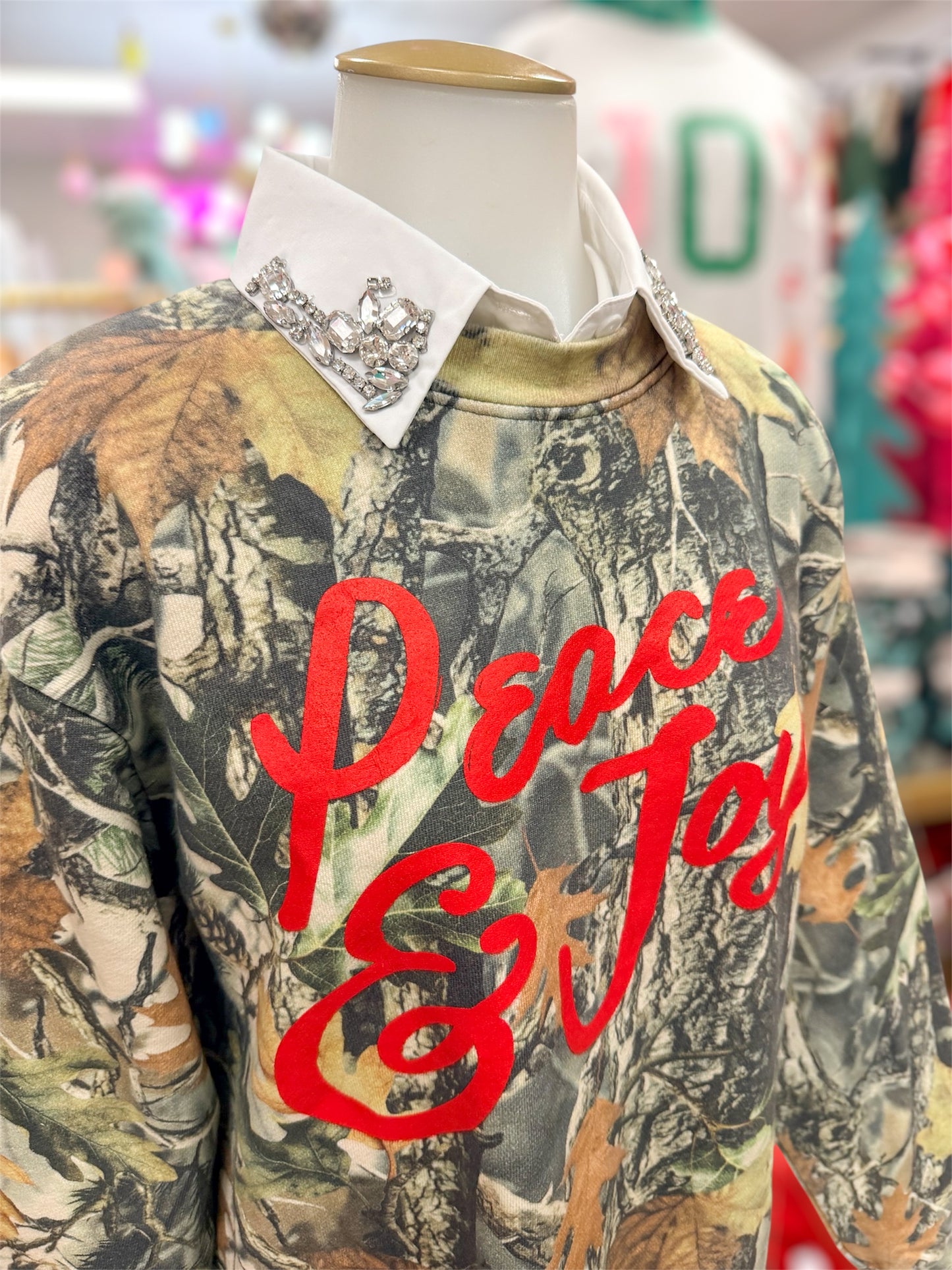 Finishing Touch White Rhinestone Collar