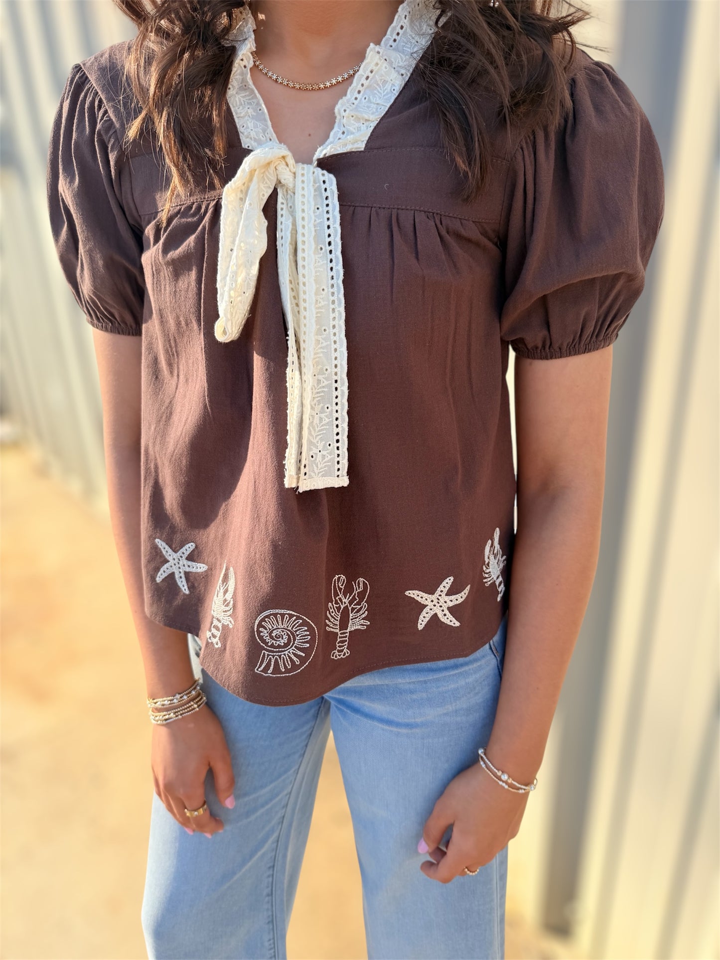 Sea Life Chocolate Bow Top