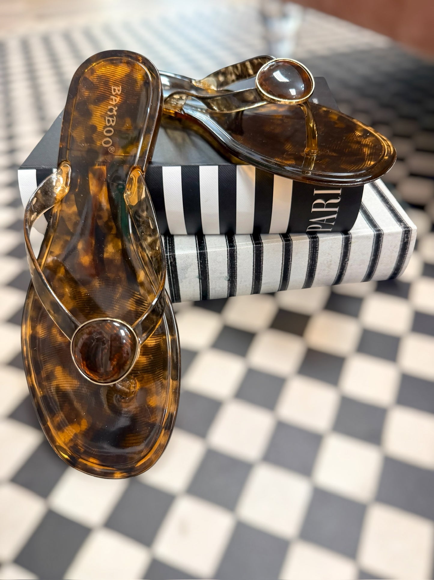 MAISON Tortoise Flip Flop