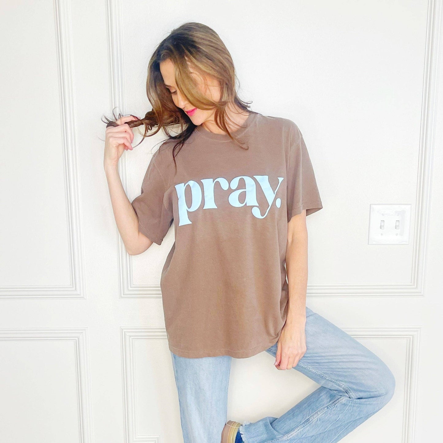 Puff pray. Tee