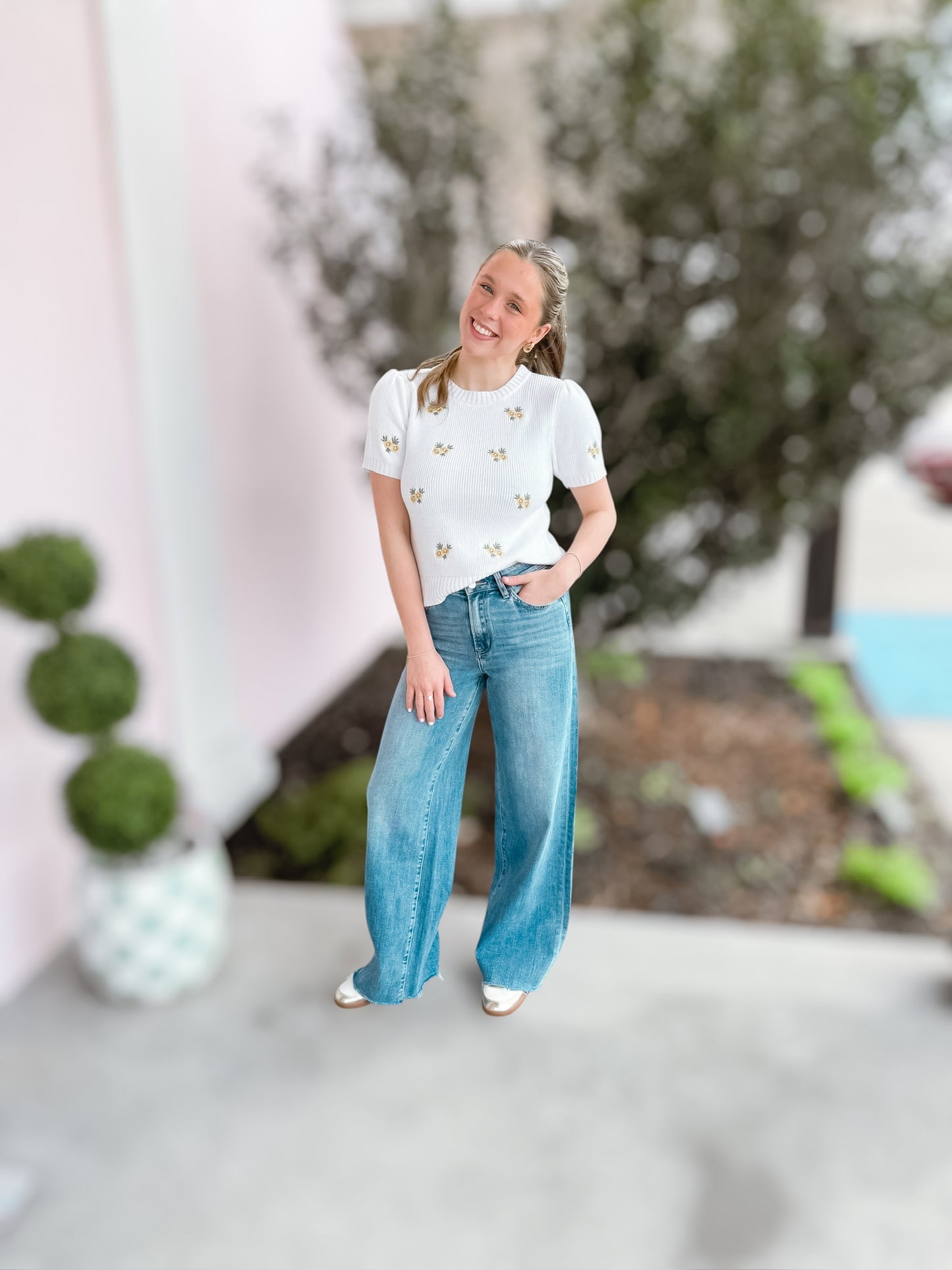 Daffodils Embroidered Cream SS Sweater