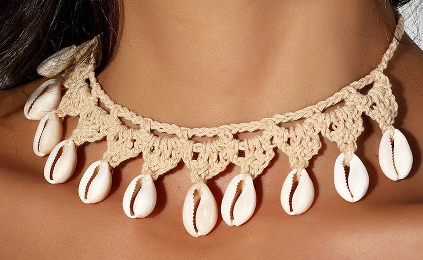 SUMMER BEACH PUKA SHELL WOVEN NECKLACE