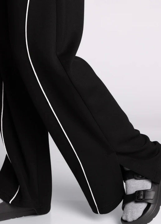 Britney Pants in Black