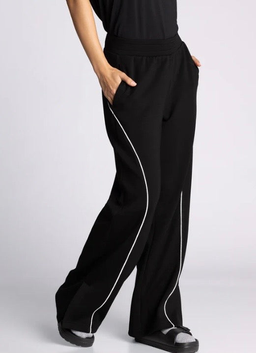 Britney Pants in Black