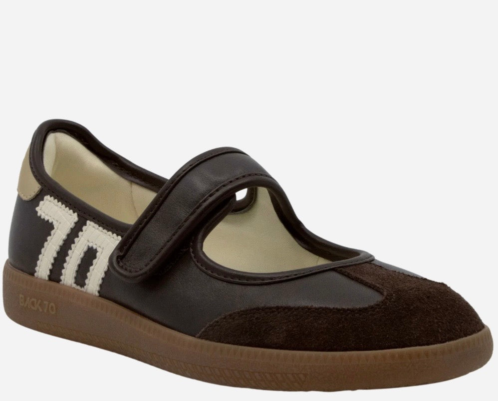 Aya in Coffee Milk Sneakerina