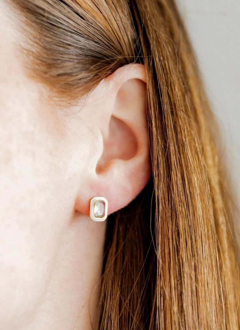 Screwback Stud Earrings - Whitney White Marshmallow