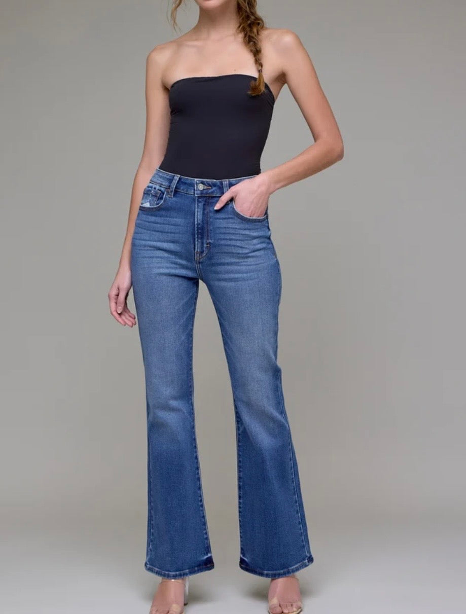 Happi Medium Wash Classic 31” Inseam Flare